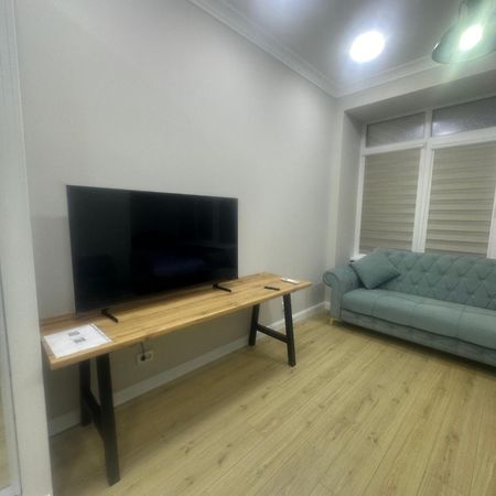 Comfortable Apartment In Central Of Almatî Exterior foto